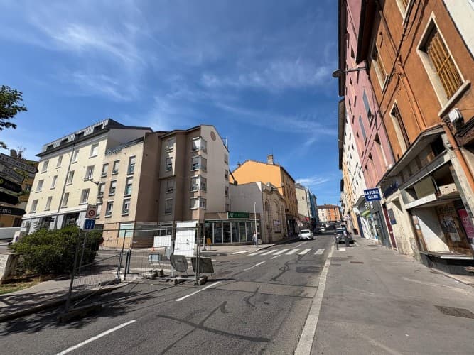 Local commercial · 37 m² · Location — photo 1