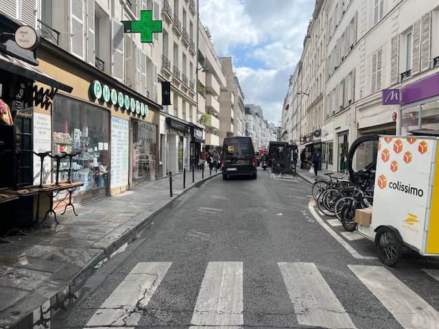 Local commercial · 220 m² · Cession de bail — photo 1