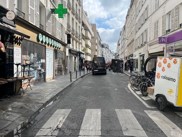 Local commercial · 220 m² · Cession de bail — photo 1