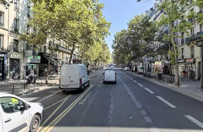Local commercial · 215 m² · Location — photo 1