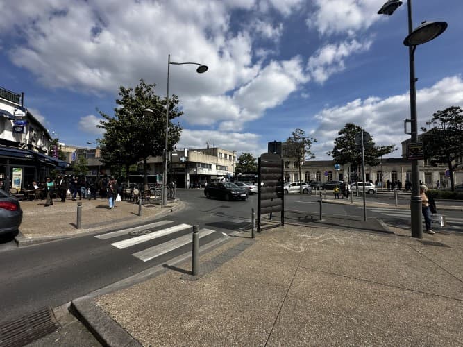 Local commercial · 129 m² · Cession de bail — photo 1