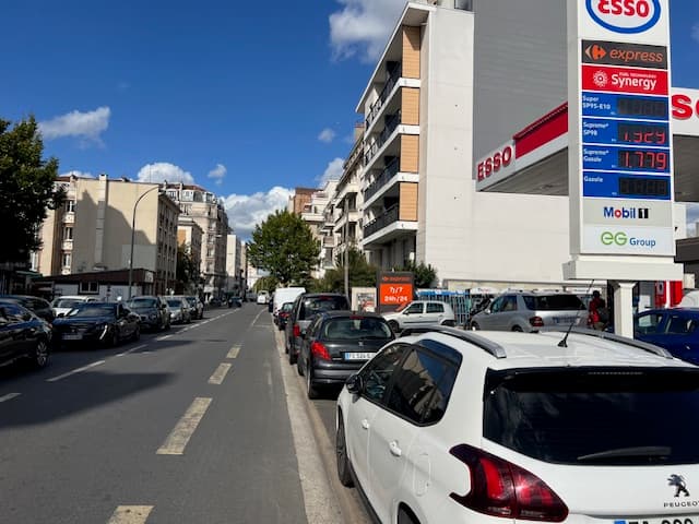 Local commercial · 111 m² · Cession de bail — photo 1