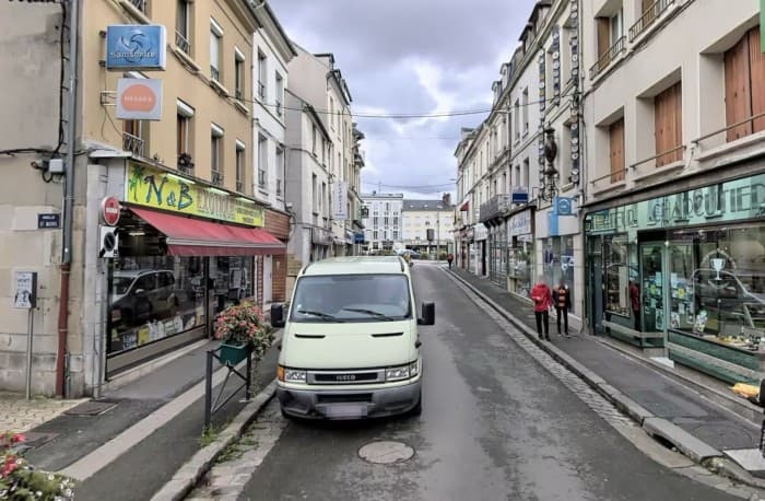 Murs commerciaux · 141 m² · Achat des murs — photo 1