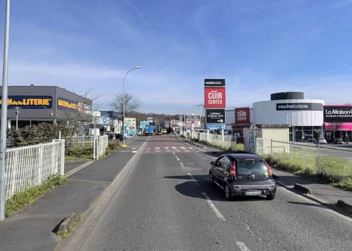 Local commercial · 3418 m² · Cession de bail — photo 1
