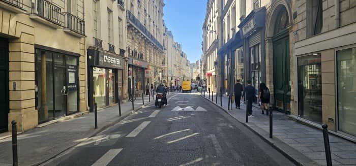 Local commercial · 180 m² · Cession de bail — photo 1
