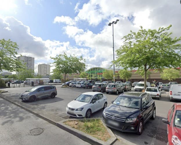 Local commercial · 2000 m² · Location — photo 1