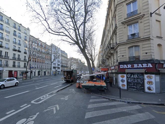 Local commercial · 49 m² · Location — photo 1