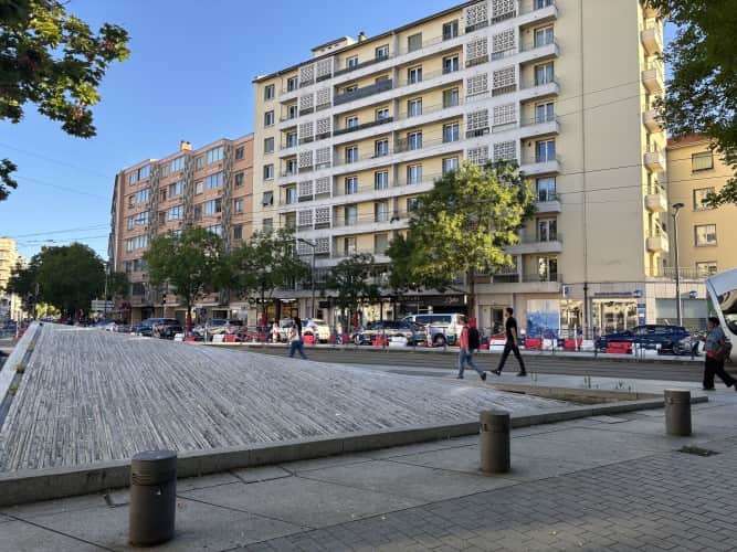 Local commercial · 420 m² · Fonds de commerce — photo 1