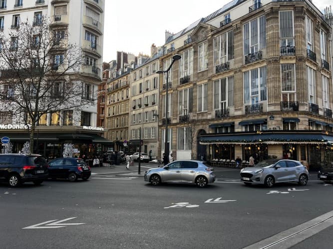 Murs commerciaux · 141 m² · Achat des murs — photo 1