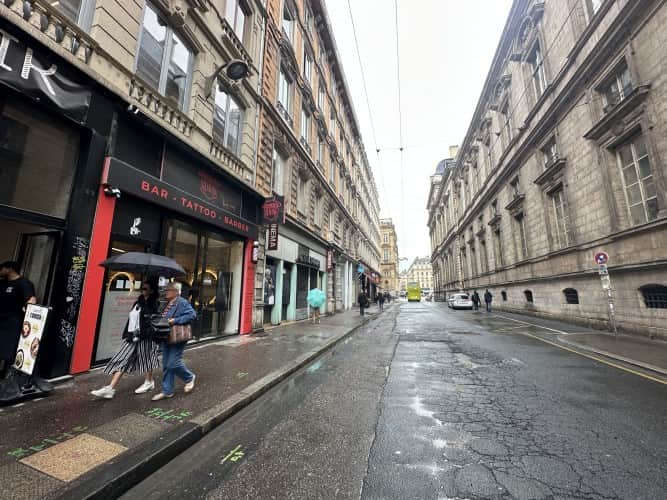 Local commercial · 127 m² · Fonds de commerce — photo 1