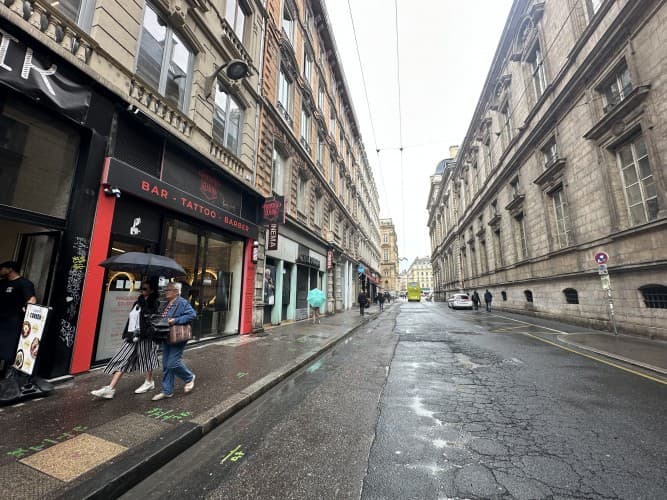 Local commercial · 127 m² · Fonds de commerce — photo 1