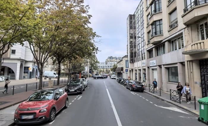 Local commercial · 120 m² · Location — photo 1