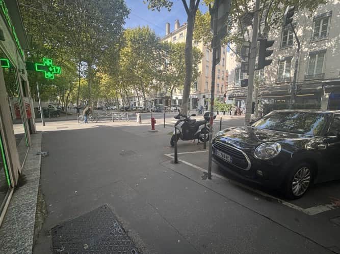 Local commercial · 63 m² · Cession de bail — photo 1