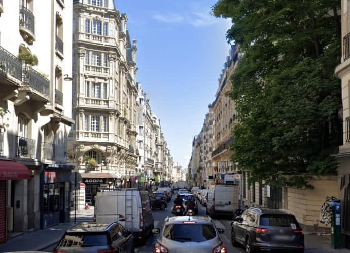 Local commercial · 175 m² · Location — photo 1