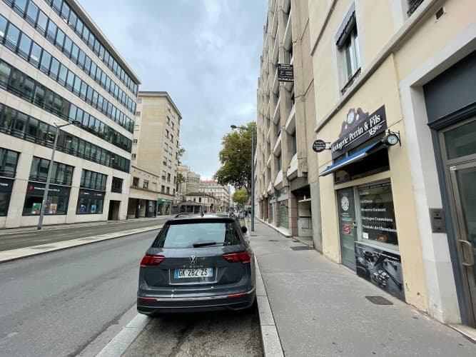 Local commercial · 89 m² · Fonds de commerce — photo 1