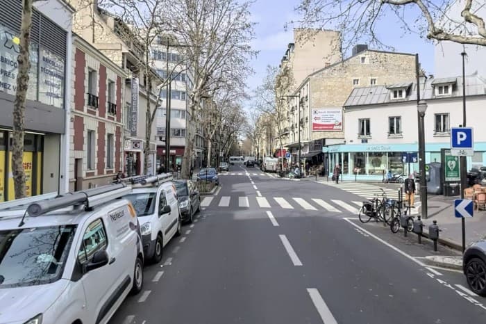 Local commercial · 283 m² · Location — photo 1