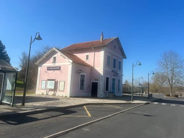 Local commercial · 366 m² · Location — photo 1