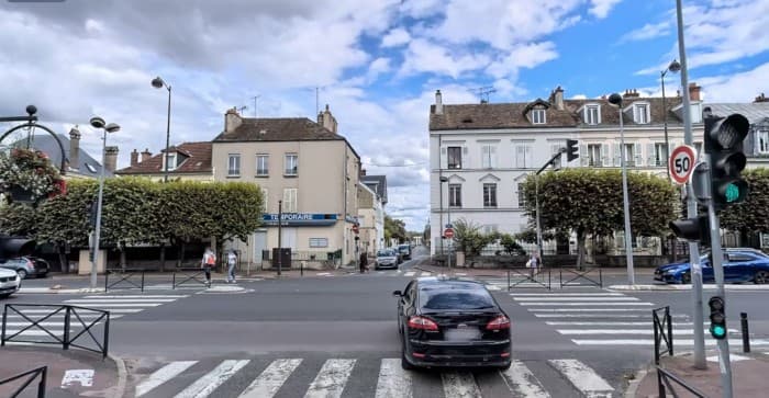 Local commercial · 125 m² · Location — photo 1