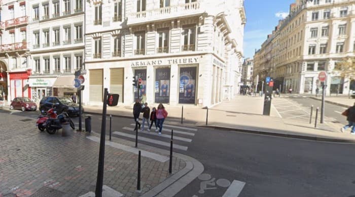Local commercial · 250 m² · Cession de bail — photo 1