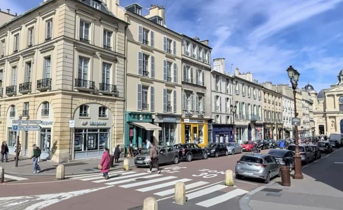 Local commercial · 136 m² · Location — photo 1