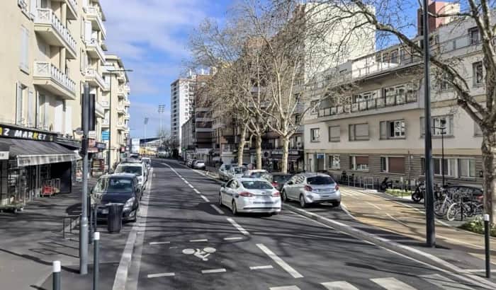 Local commercial · 610 m² · Location — photo 1