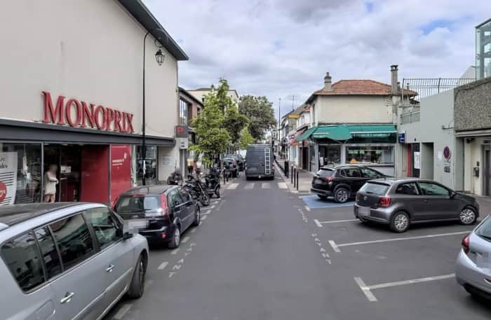 Local commercial · 1066 m² · Location — photo 1