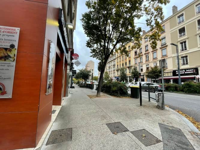 Local commercial · 92 m² · Fonds de commerce — photo 1