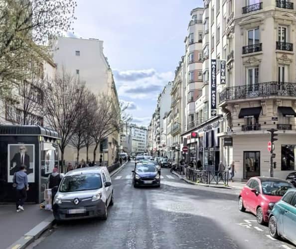Local commercial · 137 m² · Cession de bail — photo 1