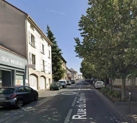 Local commercial · 247 m² · Location — photo 1