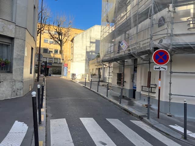 Local commercial · 330 m² · Location — photo 1