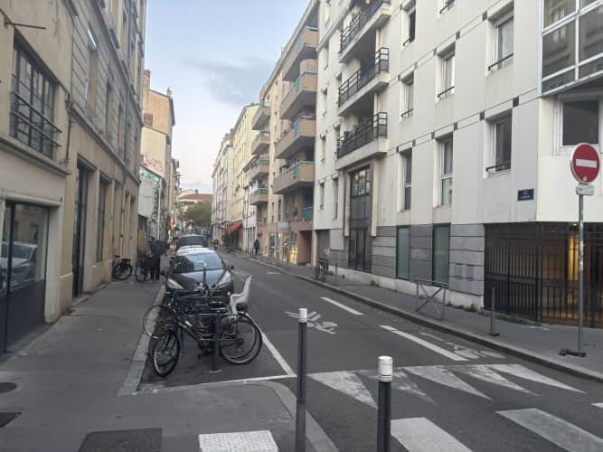 Local commercial · 100 m² · Cession de bail — photo 1