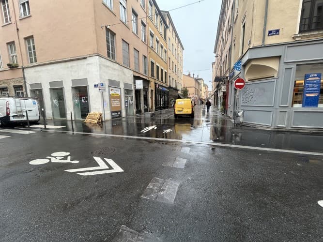 Local commercial · 140 m² · Cession de bail — photo 1