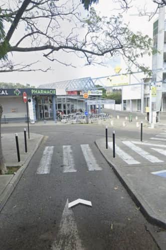 Local commercial · 83 m² · Location — photo 1