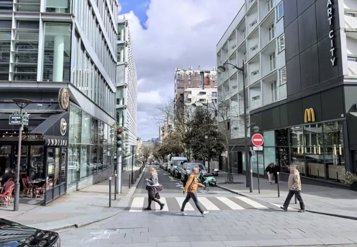 Local commercial · 250 m² · Location — photo 1
