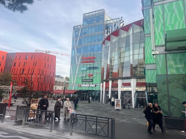 Local commercial · 85 m² · Location — photo 1