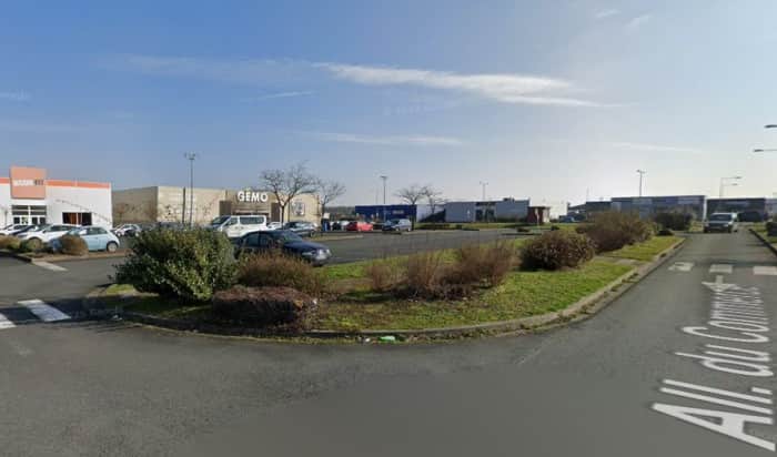 Local commercial · 1837 m² · Location — photo 1