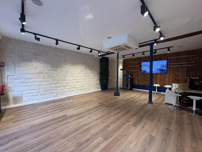 Local commercial · 87 m² · Location — photo 1