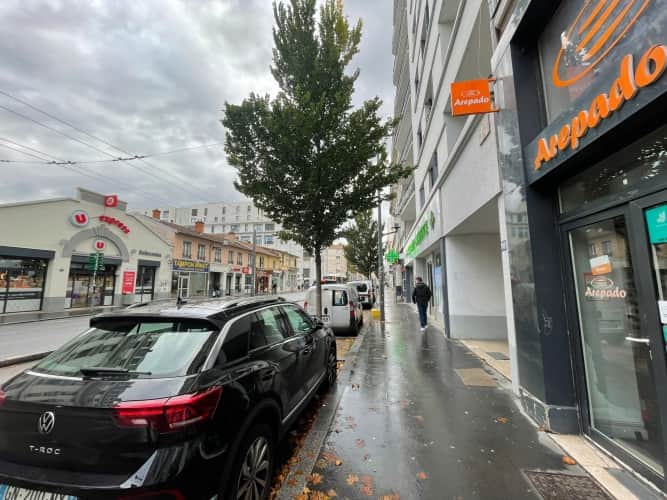 Local commercial · 31 m² · Cession de bail — photo 1