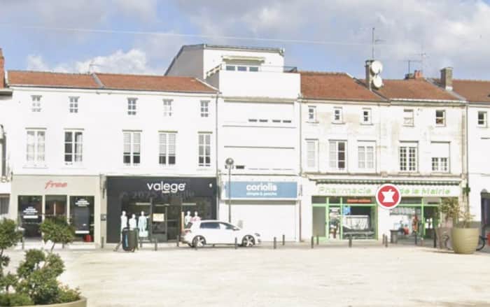 Local commercial · 245 m² · Location — photo 1