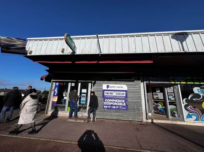 Local commercial · 101 m² · Location — photo 1