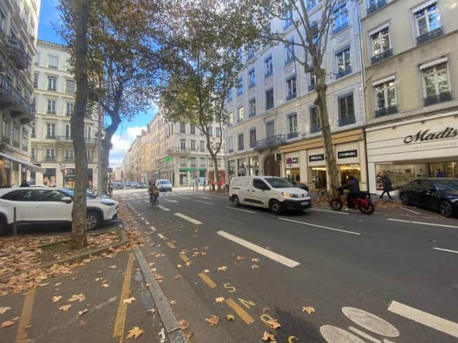 Local commercial · 42 m² · Cession de bail — photo 1