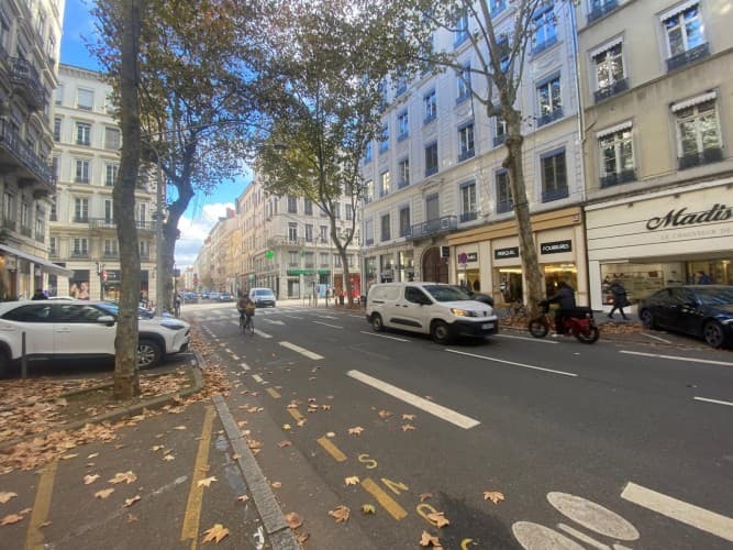 Local commercial · 42 m² · Cession de bail — photo 1