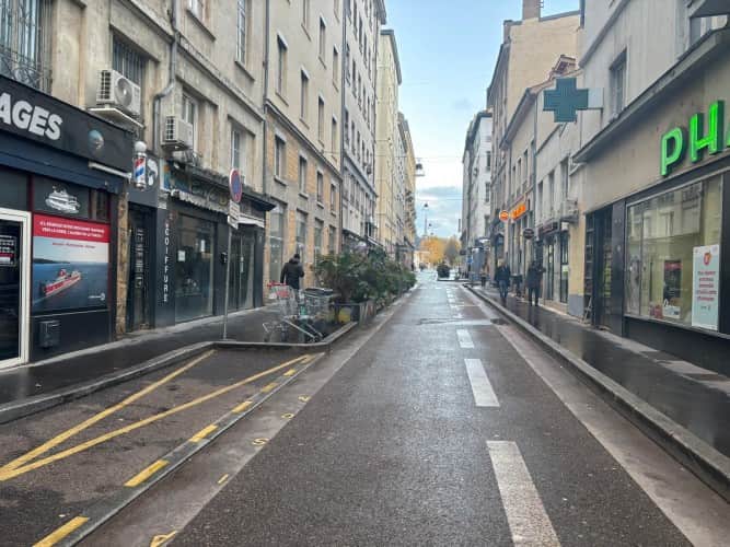 Local commercial · 65 m² · Cession de bail — photo 1