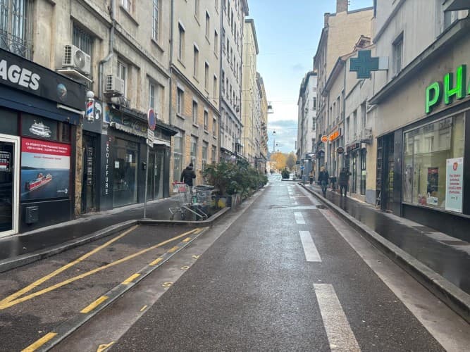 Local commercial · 65 m² · Cession de bail — photo 1