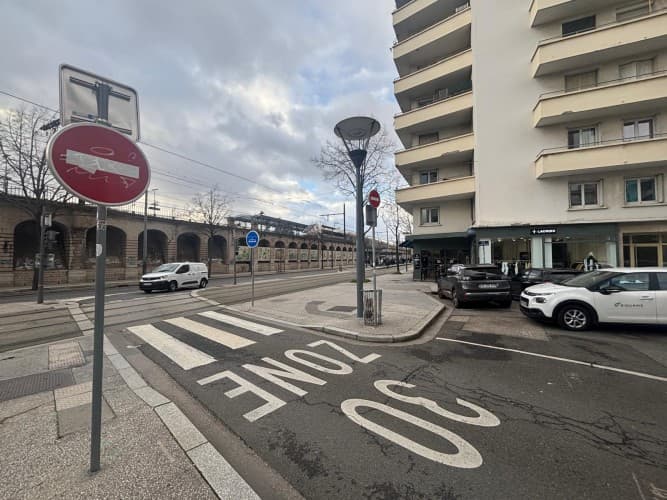 Local commercial · 70 m² · Cession de bail — photo 1