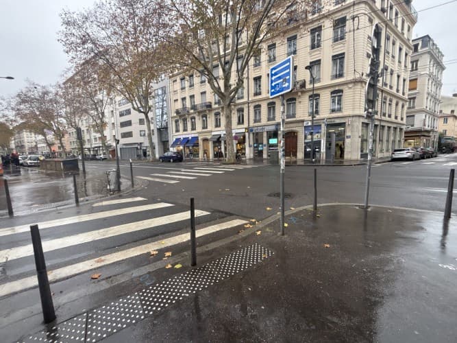 Local commercial · 166 m² · Cession de bail — photo 1