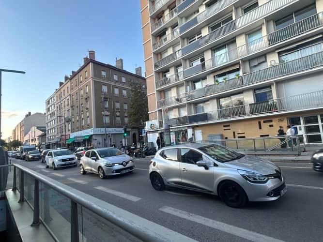 Local commercial · 62 m² · Cession de bail — photo 1