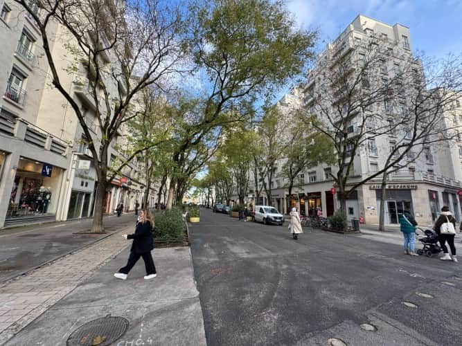 Local commercial · 110 m² · Location — photo 1