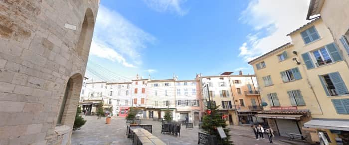 Local commercial · 87 m² · Location — photo 1