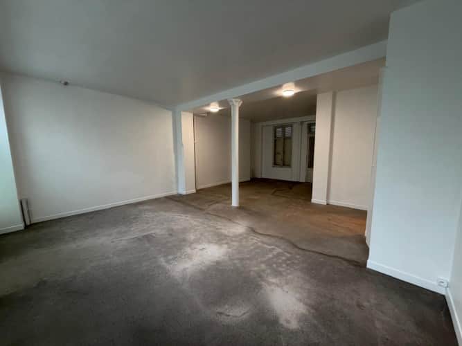 Local commercial · 56 m² · Location — photo 1